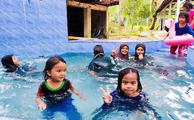 Lata Bayu Chalet - Waterfall & River With Kids Pool
